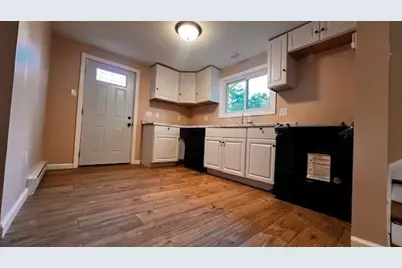 81 McCarthy Ave, Chicopee, MA 01020 - Photo 9