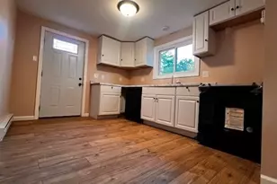 81 McCarthy Ave, Chicopee, MA 01020 - Photo 9