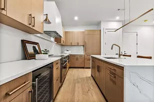 1114 Beacon St, Newton, MA 02461 - Photo 9