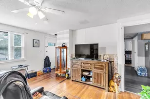 101 Regal St, Springfield, MA 01118 - Photo 5