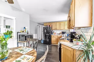 101 Regal St, Springfield, MA 01118 - Photo 11