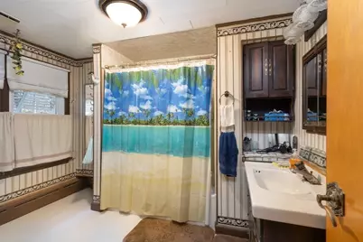 216 Fiske St, Southbridge, MA 01550 - Photo 17