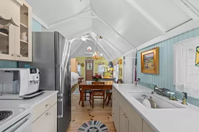 2 Lincoln Ave, Oak Bluffs, MA 02557 - Photo 11
