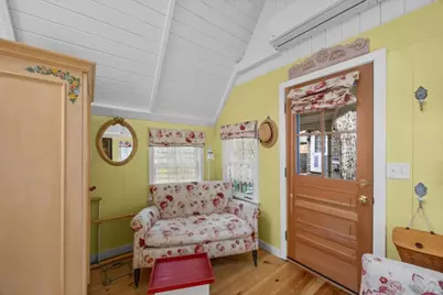 2 Lincoln Ave, Oak Bluffs, MA 02557 - Photo 5