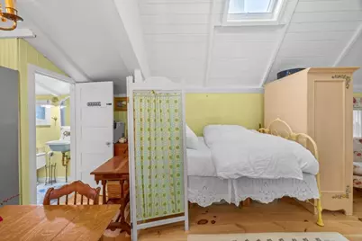 2 Lincoln Ave, Oak Bluffs, MA 02557 - Photo 15