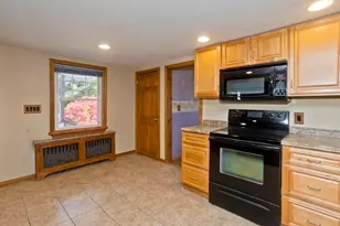 90 Anson St, Chicopee, MA 01020 - Photo 9