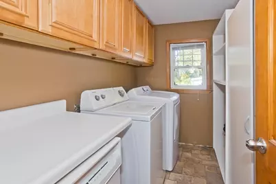 90 Anson St, Chicopee, MA 01020 - Photo 11