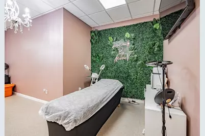 8-16 Chestnut St #16, West Springfield, MA 01089 - Photo 7