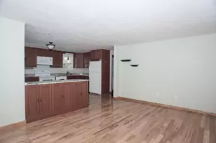 7 Pleasant St, Grafton, MA 01519 - Photo 7