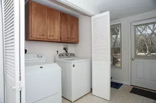 7 Pleasant St, Grafton, MA 01519 - Photo 23