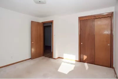 7 Pleasant St, Grafton, MA 01519 - Photo 13