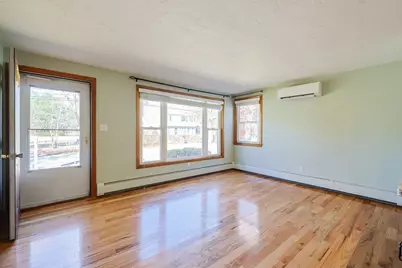 7 Pleasant St, Grafton, MA 01519 - Photo 9