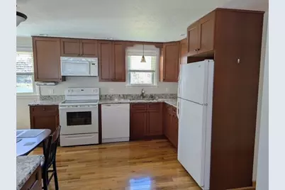 7 Pleasant St, Grafton, MA 01519 - Photo 3