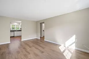 15 Maple Crest Cir, Holyoke, MA 01040 - Photo 9