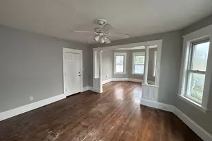 21 Henchman, Worcester, MA 01605 - Photo 3