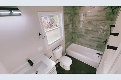 26 Maple St, Spencer, MA 01562 - Photo 9