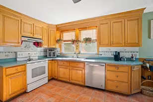 511 Sumner St, Stoughton, MA 02072 - Photo 9