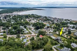 7 Gibson Ave, Narragansett, RI 02882 - Photo 3