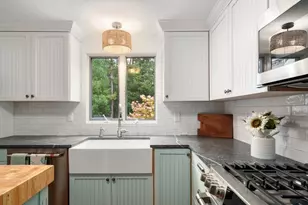 28 Chilmark Dr, Falmouth, MA 02536 - Photo 9