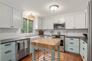 28 Chilmark Dr, Falmouth, MA 02536 - Photo 5