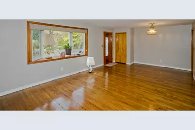 73 Amherst St, Granby, MA 01033 - Photo 5