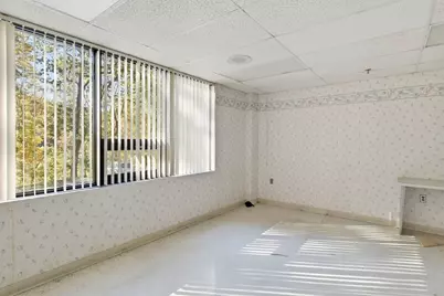 294 N Main St, East Longmeadow, MA 01028 - Photo 9