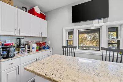 68 Bellingham Ave, Revere, MA 02151 - Photo 9