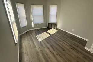 371 Dickinson St, Springfield, MA 01108 - Photo 3