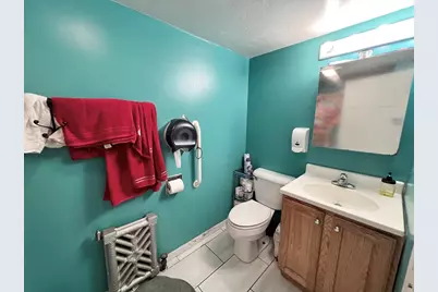 11 Oak St, Fitchburg, MA 01420 - Photo 9