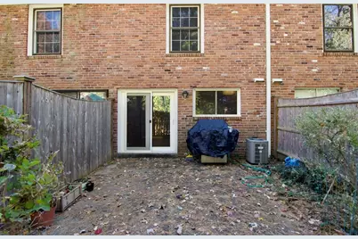 20 Smithfield Ct #20, Springfield, MA 01108 - Photo 3