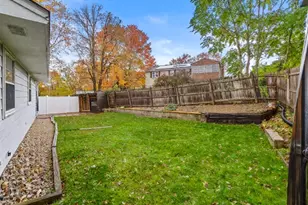 425 Pleasant St, Marlborough, MA 01752 - Photo 33