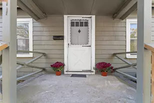 1011 Webster St, Needham, MA 02492 - Photo 5