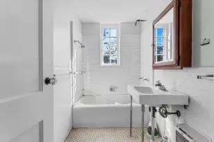 988 Memorial Dr, Cambridge, MA 02138 - Photo 17