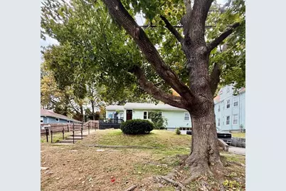 46 Balis St, Springfield, MA 01109 - Photo 1