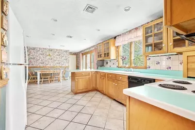 43 Flint Locke Dr, Weymouth, MA 02189 - Photo 5