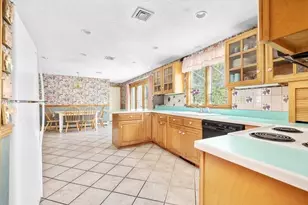 43 Flint Locke Dr, Weymouth, MA 02189 - Photo 5