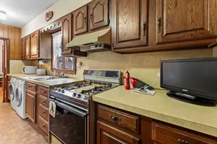 42 Belmont St, Somerville, MA 02143 - Photo 9