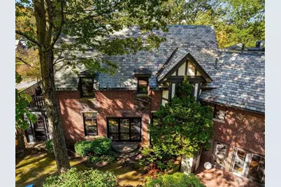 1125 W Roxbury Pkwy, Brookline, MA 02467 - Photo 35