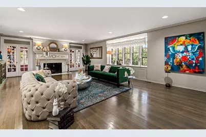 1125 W Roxbury Pkwy, Brookline, MA 02467 - Photo 9