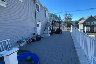 431-433 Chatham, Lynn, MA 01902 - Photo 5