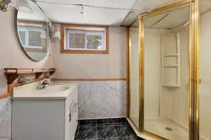 8 Wilmont St, Springfield, MA 01108 - Photo 27