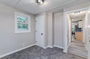 111 Malibu Dr, Springfield, MA 01128 - Photo 15