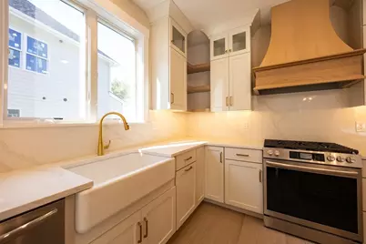 53 Thomas Mann Circle #31, Norfolk, MA 02056 - Photo 5