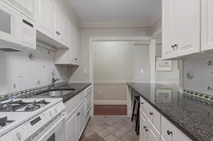 6 Whittier Pl, Boston, MA 02114 - Photo 17