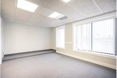 733 Memorial Avenue, West Springfield, MA 01089 - Photo 5