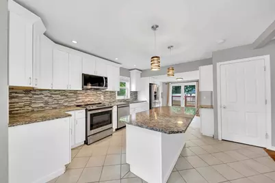 15 Sixth St, Leominster, MA 01453 - Photo 5