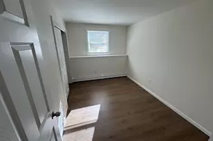 77 Cranston St, Westfield, MA 01085 - Photo 5