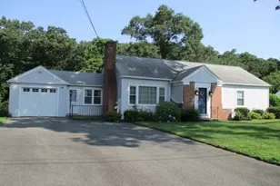 54 S Shore Dr, Springfield, MA 01118 - Photo 1