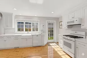 11 Friendship Ln, Duxbury, MA 02332 - Photo 5