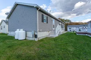 37 Bluejay St, Tiverton, RI 02878 - Photo 5